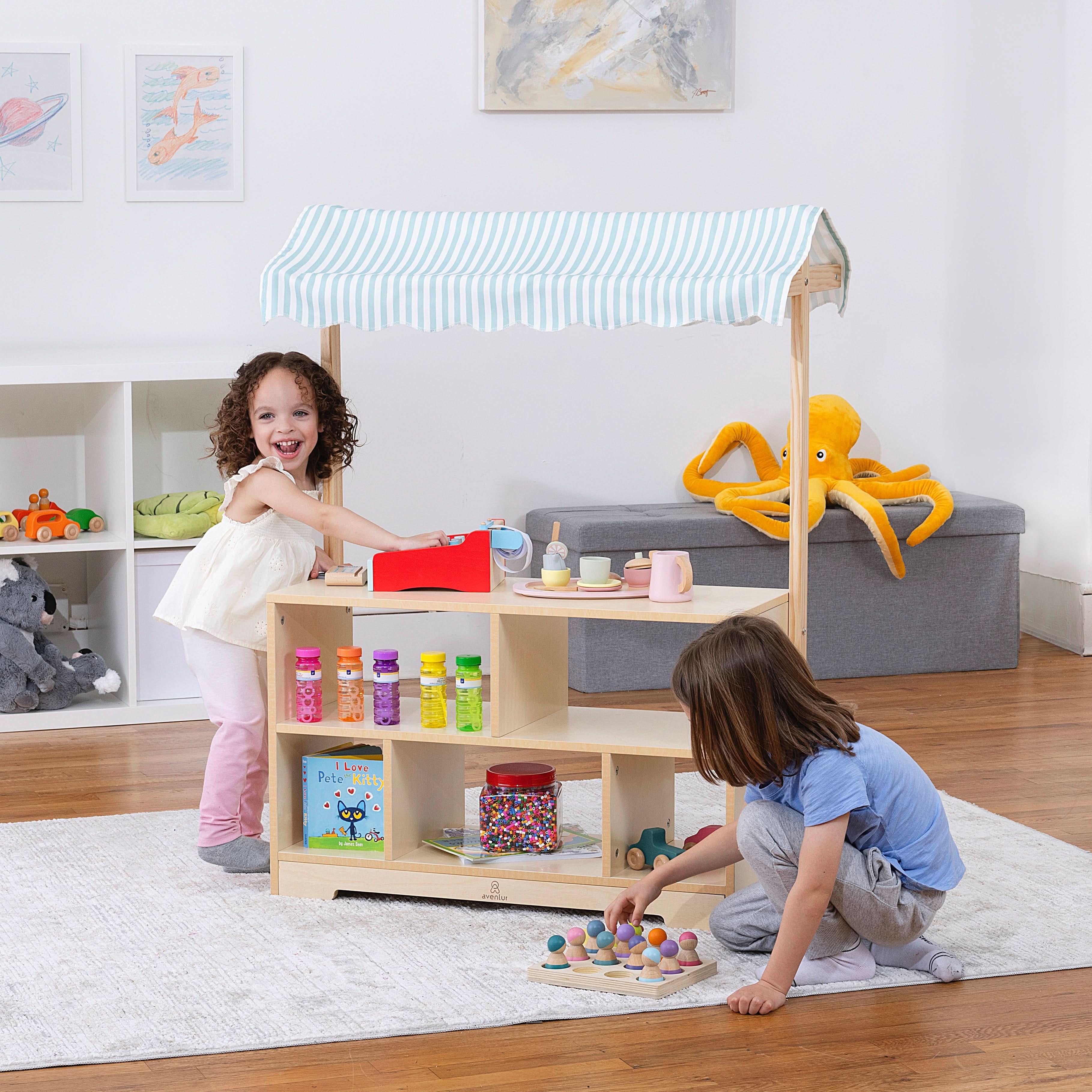 Holly Wooden Market Stand – Kids’ Pretend Play Shop & Display Shelf - Image 9