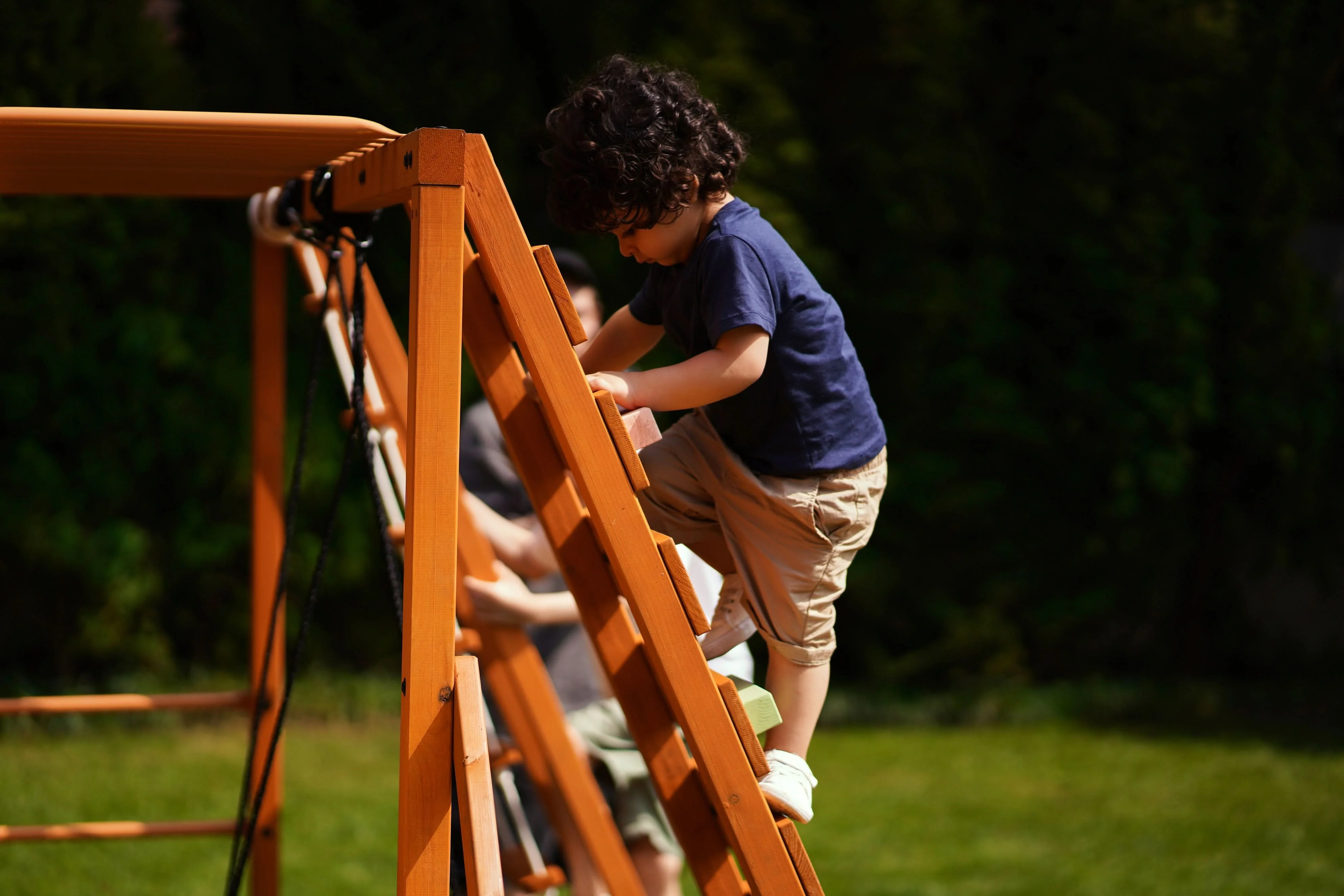 Sycamore Backyard Climbing Set – 2 Swings, Trapeze Bar & Outdoor Fun - Image 8